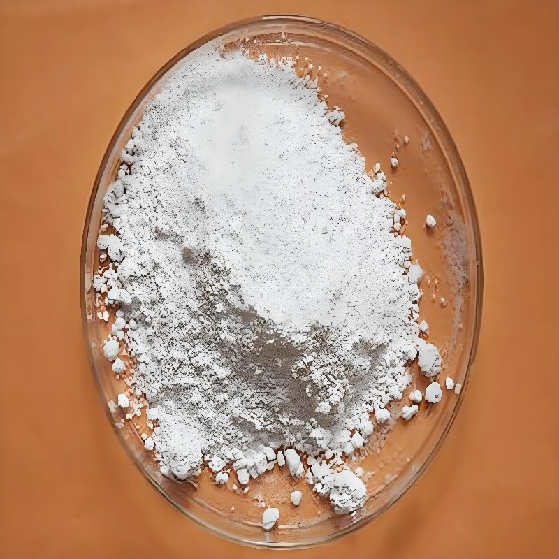 硬脂酸鈣  分子式】Ca(C17H35COO)2【分子量】606【物化性質】白色細微粉未，微溶于熱的乙醇，遇強酸分解為硬脂酸和相應的鈣鹽，在空氣中易吸潮。【產品質量】采用化工行業標準HG/T242&hellip;